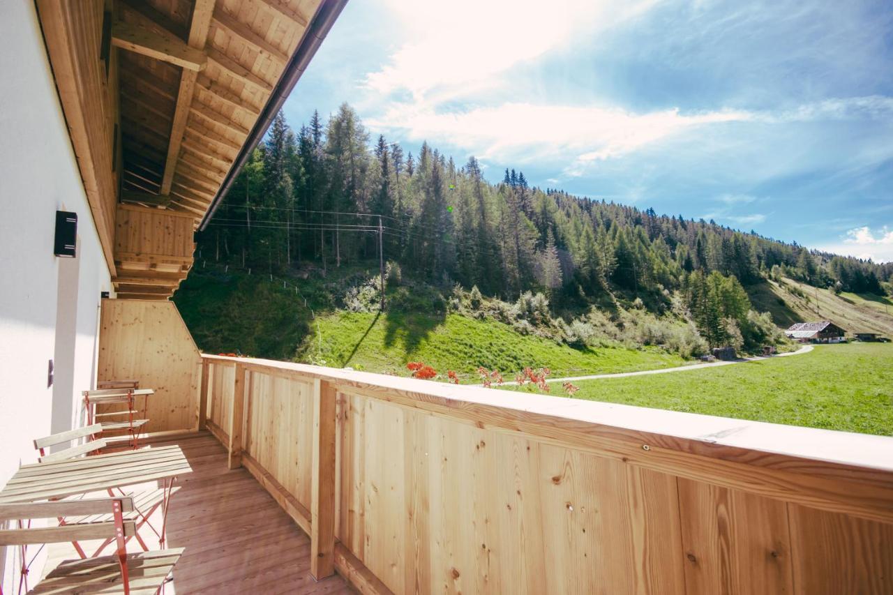 Nedererhof - Zimmer Enzian Mit Gemeinschaftskueche Schmirn Exterior photo